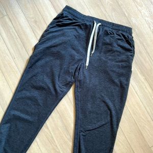 Vuori Medium Sweats pocket
